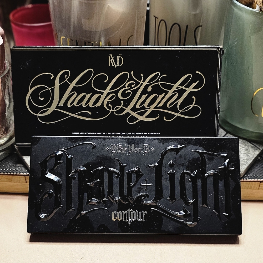 KAT VON D-SHADE & LIGHT-CONTOUR PALLET